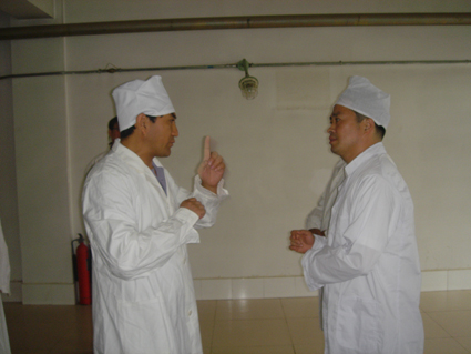 向来访客人介绍生产流程